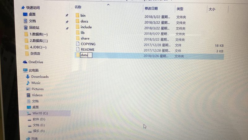 家庭卫生间下水道堵塞是常见的家居问题，主要原因有以下几点：